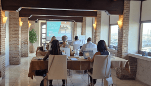 Online training fotos mensen - of chatgpt